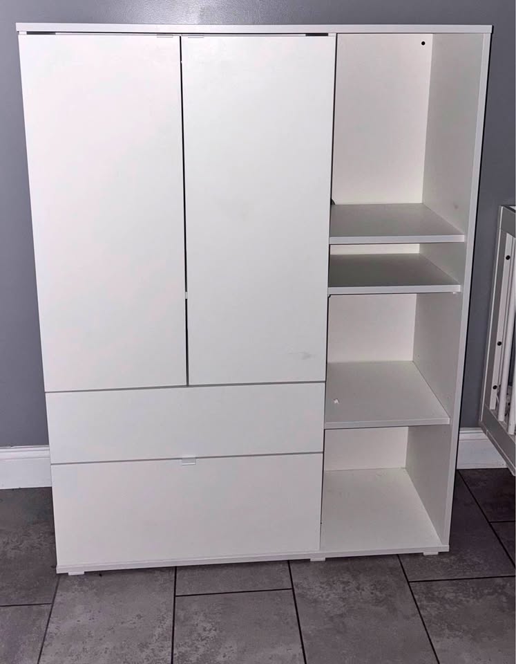 IKEA VIHALS Wardrobe