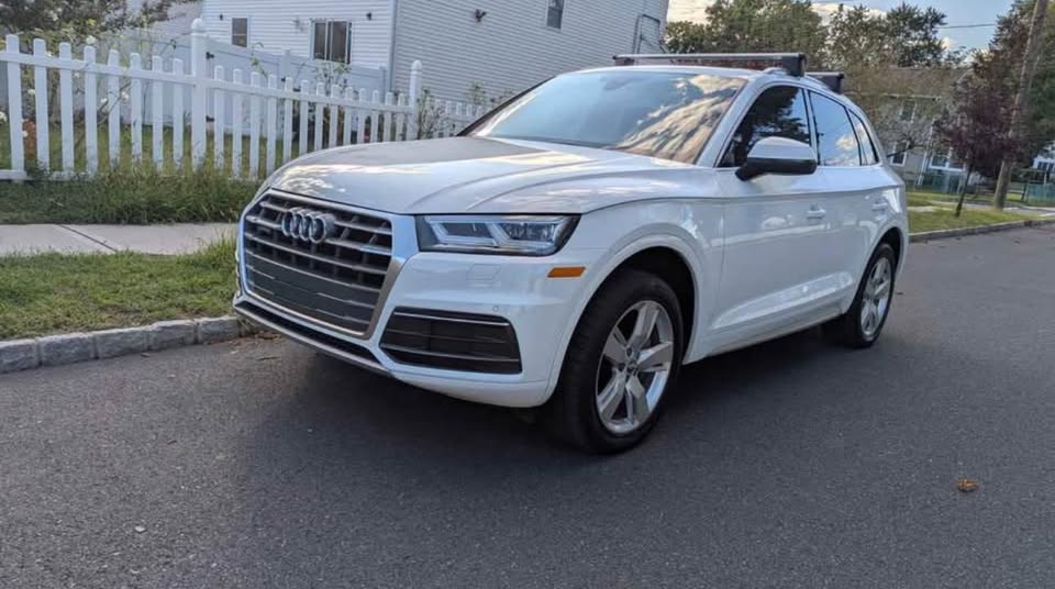 2018 Audi q5 Premium w/Technology Value Pkg Sport Utility 4D