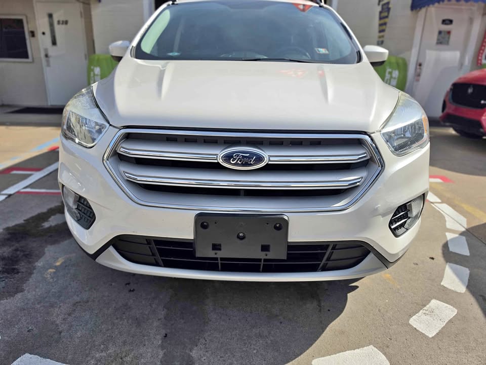 2018 Ford escape SE Sport Utility 4D
