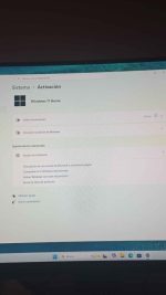 Игровой настольный компьютер CyberPowerPC с материнской платой Gigabyte, двумя видеокартами MSI, ультрашироким монитором и клавиатурой с подсветкой RGB
